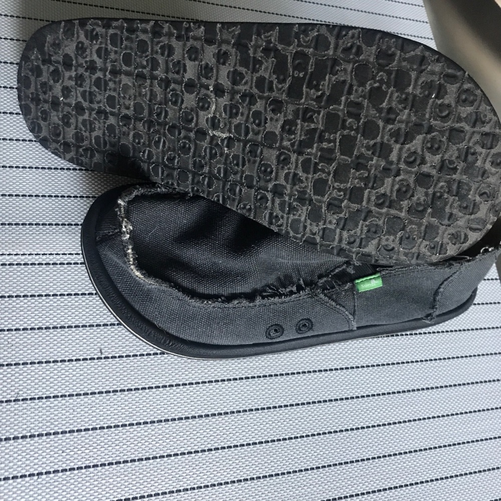 Men’s Sanuks Shoes/Slip-on’s